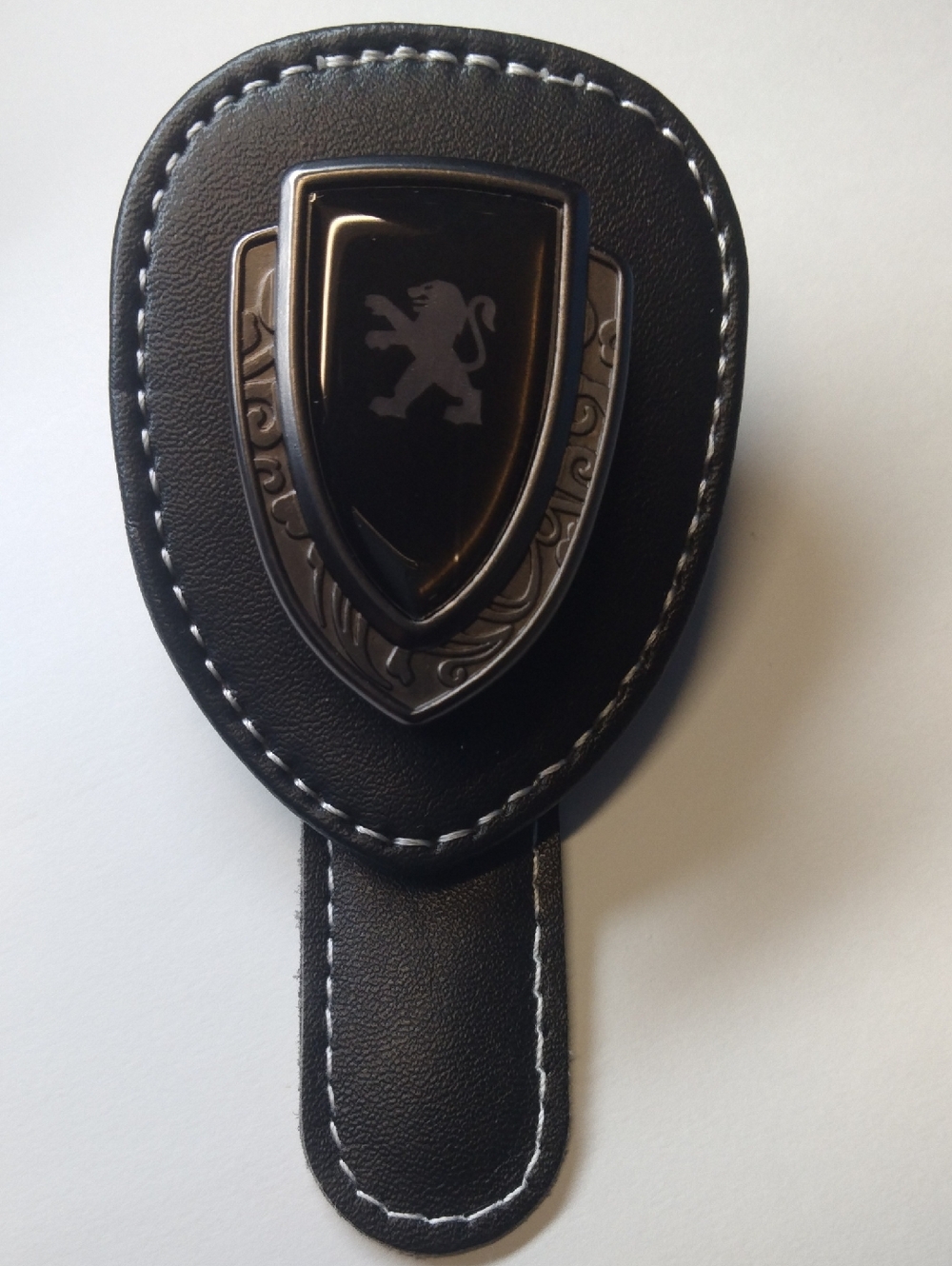 Sunglasses Holder for Car Sun Visor for Peugeot Eyeglass Hanger Clip Accessories